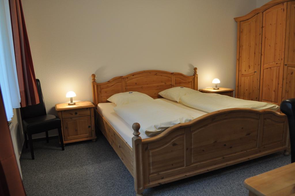 Hellmanns Hotel Bremers Bauerndiele Wiefelstede Екстер'єр фото