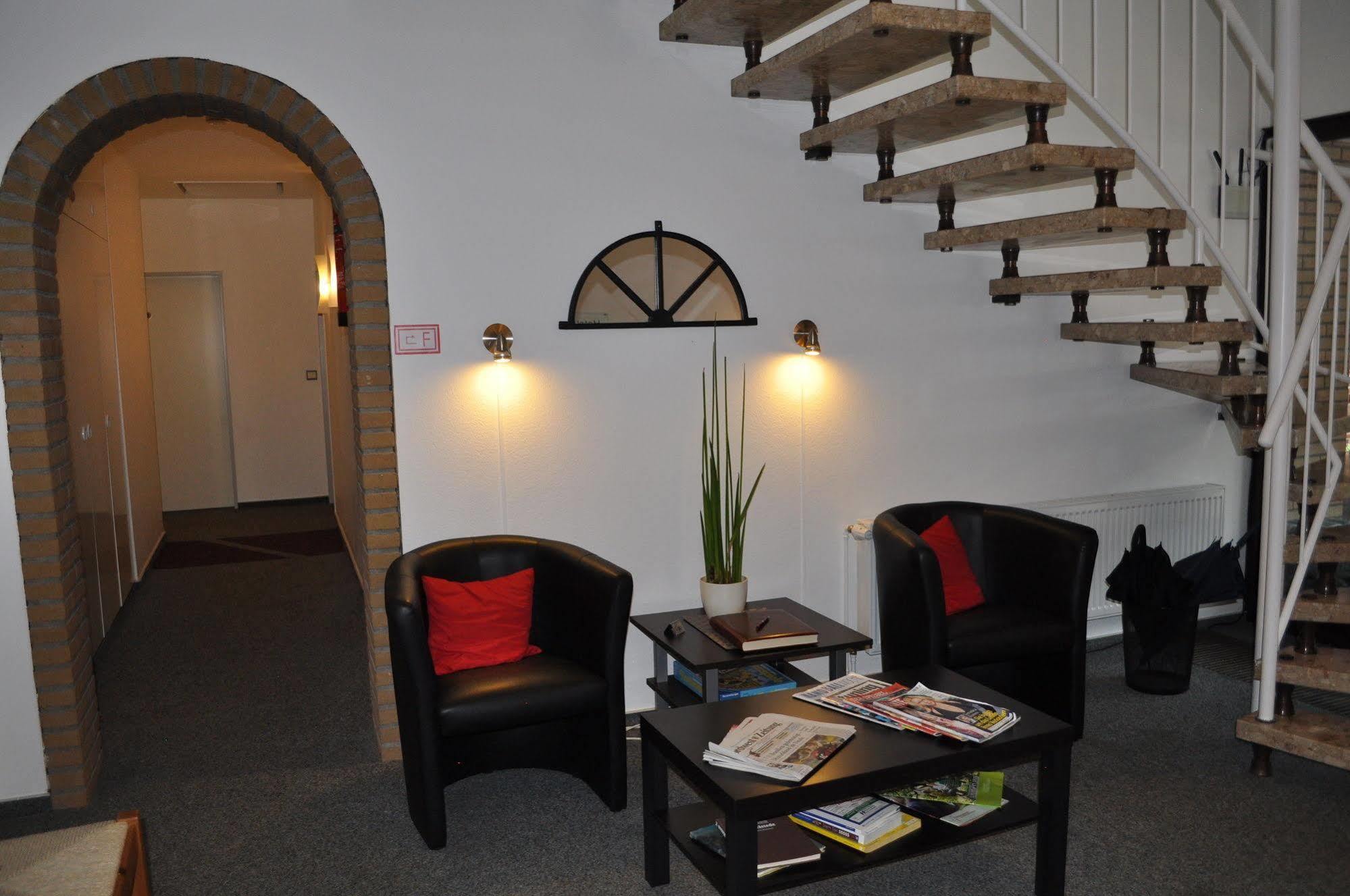 Hellmanns Hotel Bremers Bauerndiele Wiefelstede Екстер'єр фото